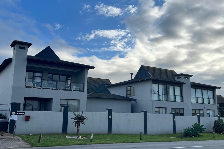 3 Bedroom Property for Sale in Wavecrest Eastern Cape